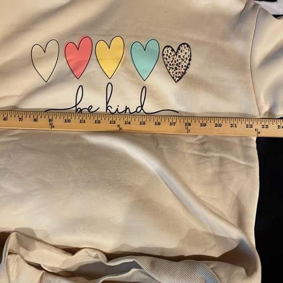 Be Kind Sweatshirt - Picture 5 of 5